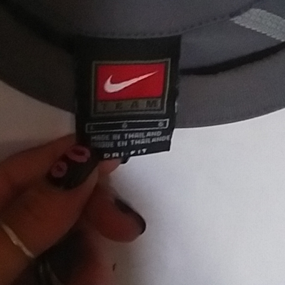 Nike long sleeve - Picture 2 of 3